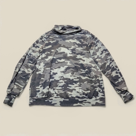 new directions Tops - New Directions Camo Mock Neck Long Sleeve Shirt – Size Medium – Gray